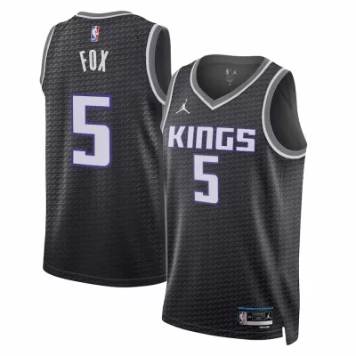 Sacramento Kings De'Aaron Fox #5 2022/23 Swingman Jersey Black for men - Statement Edition - uafactory